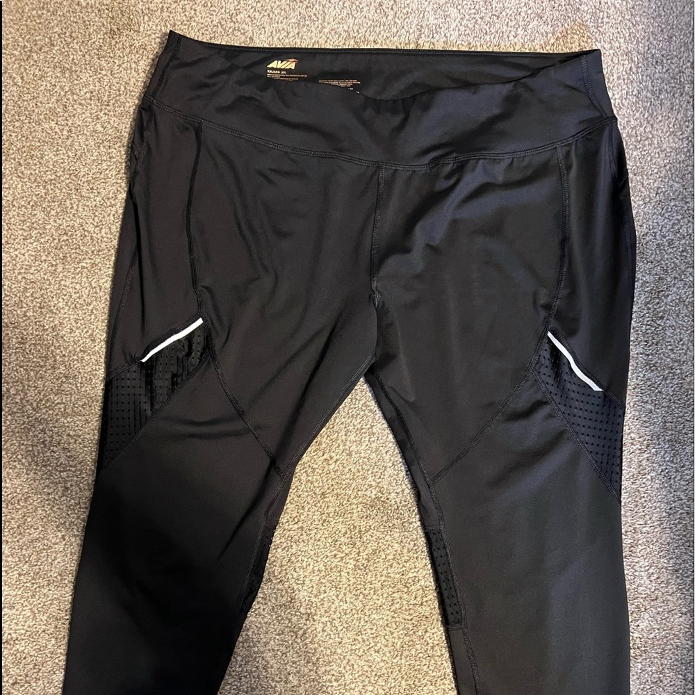 Avia workout capris